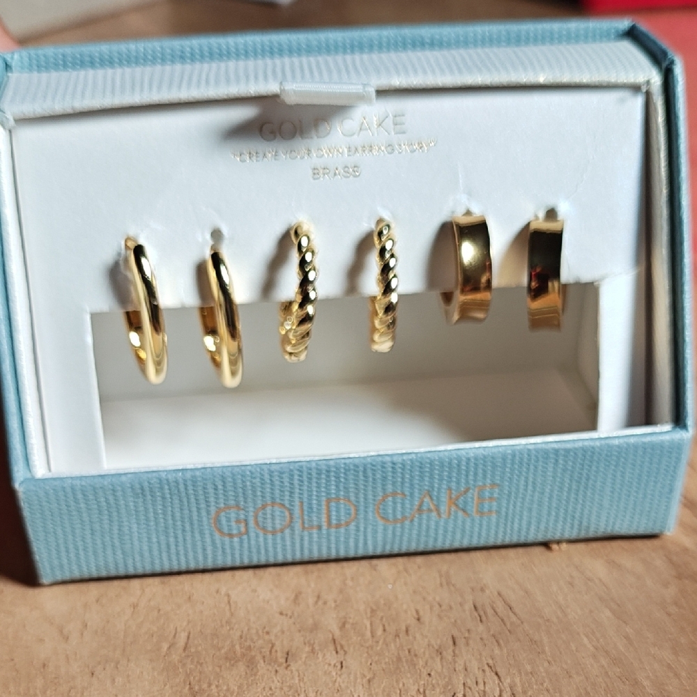 Gold Cake Elegant Gold Earring Trio